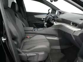 Peugeot 5008 (2023) thumbnail 4