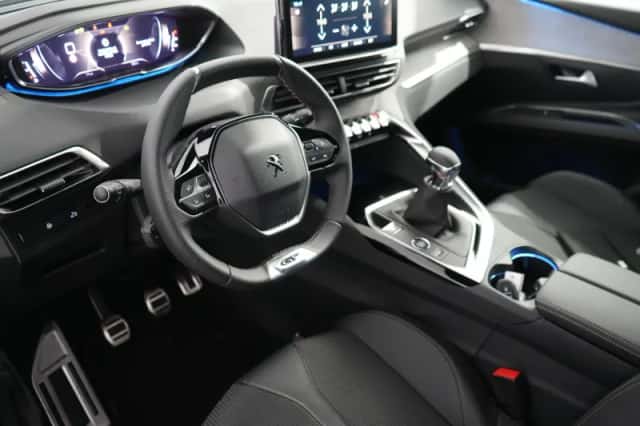 Peugeot 5008 (2023) thumbnail 7
