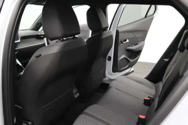 Peugeot 2008 (2024) thumbnail 12