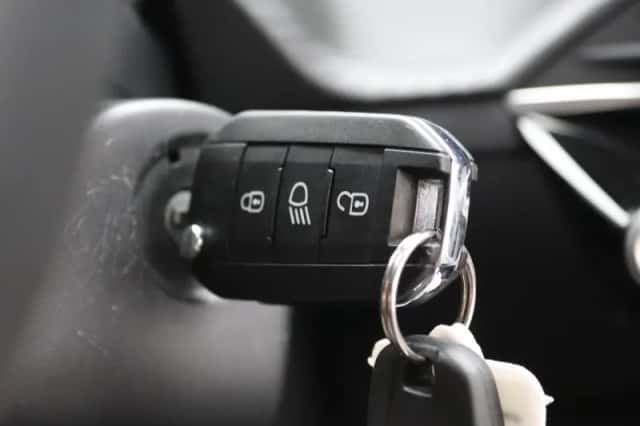 Peugeot 2008 (2024) thumbnail 21