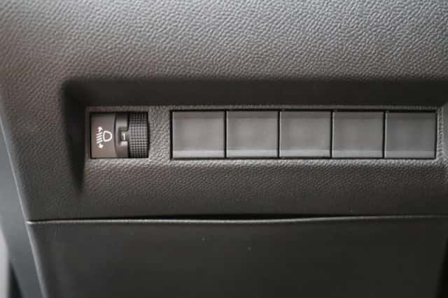 Peugeot 2008 (2024) thumbnail 25