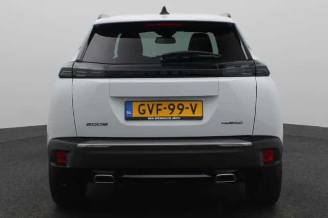 Peugeot 2008 (2024) thumbnail 6