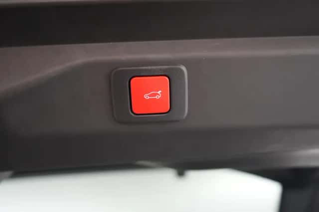 Peugeot e-3008 (2025) thumbnail 36