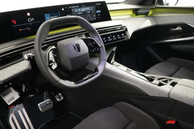 Peugeot e-3008 (2025) thumbnail 8
