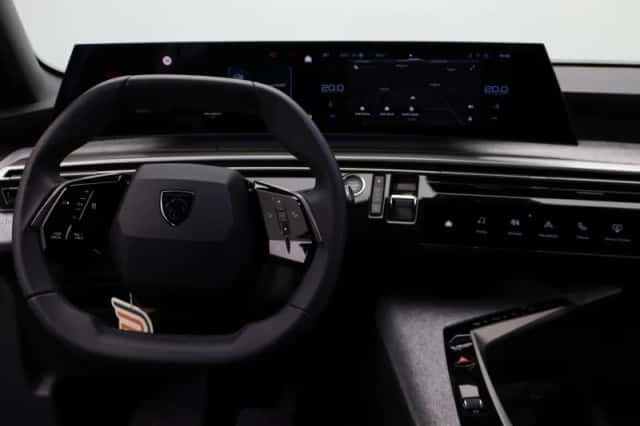 Peugeot 5008 (2025) thumbnail 3