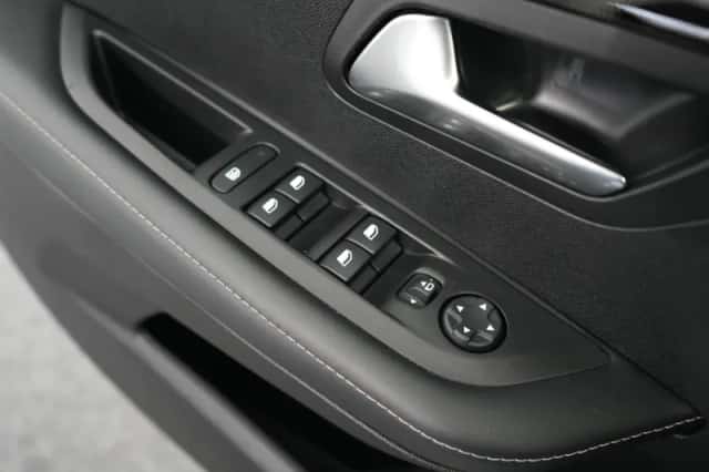 Peugeot 208 (2024) thumbnail 21