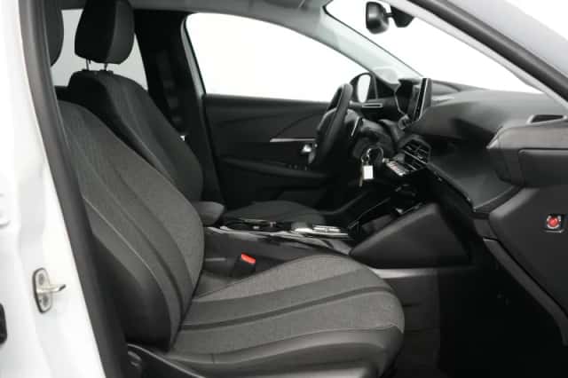 Peugeot 208 (2024) thumbnail 4