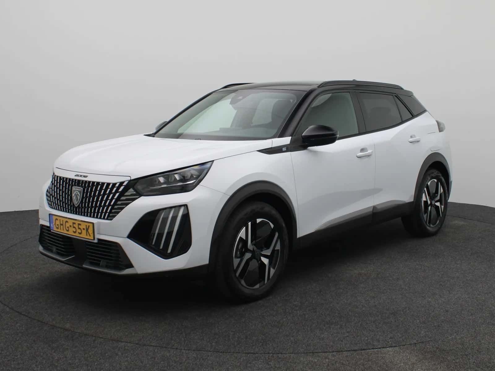 Peugeot e-2008 (2024) — foto 1