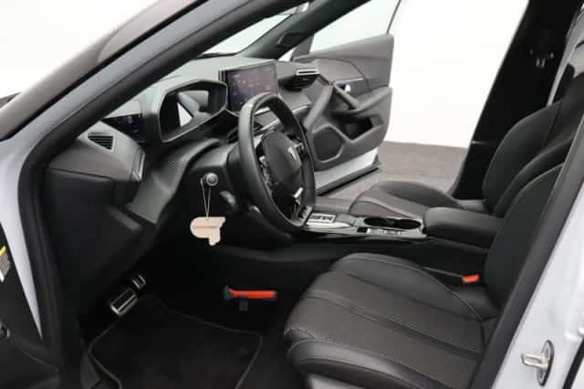 Peugeot e-2008 (2024) thumbnail 11