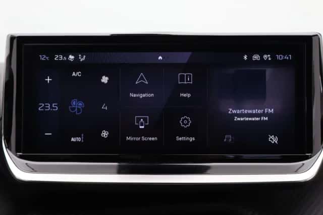 Peugeot e-2008 (2024) thumbnail 18