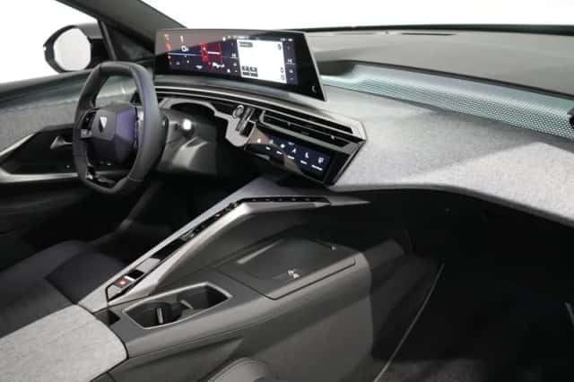 Peugeot 3008 (2025) thumbnail 3
