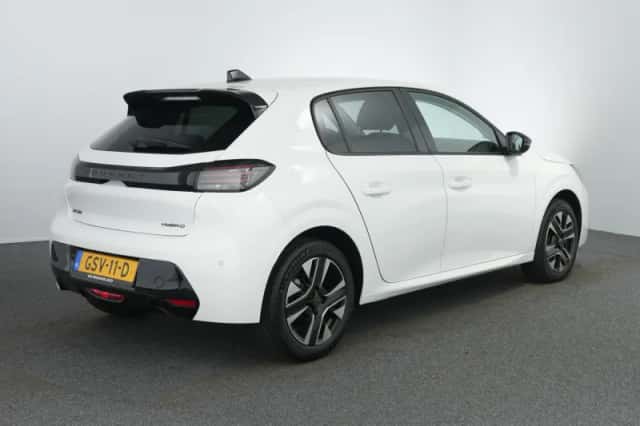Peugeot 208 (2024) thumbnail 2