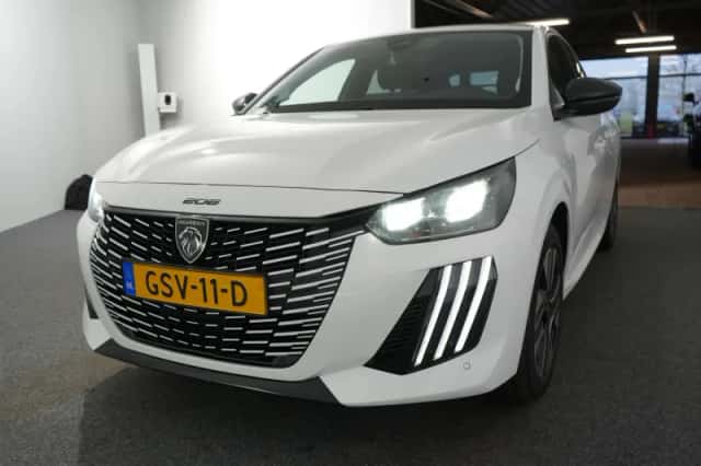 Peugeot 208 (2024) thumbnail 12