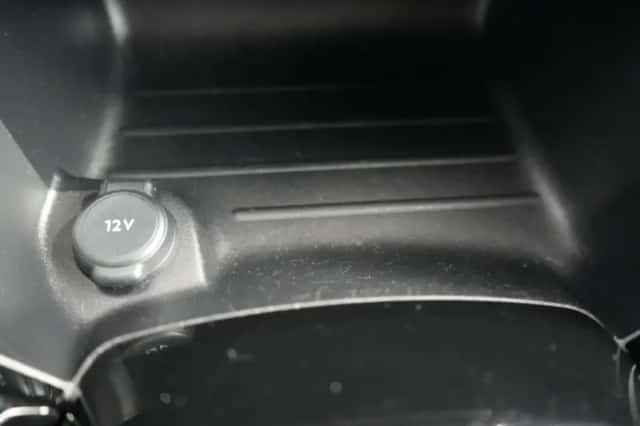 Peugeot 208 (2024) thumbnail 25
