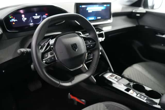 Peugeot 208 (2024) thumbnail 8