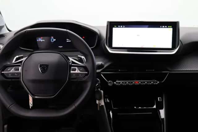 Peugeot 208 (2024) thumbnail 3