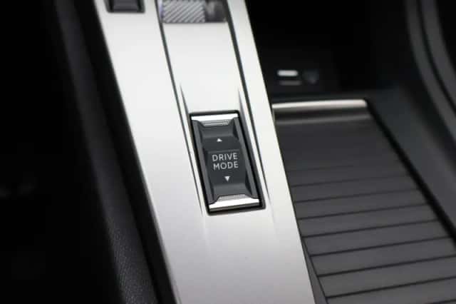 Peugeot e-308 (2025) thumbnail 25