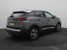 Peugeot 3008 (2023) thumbnail 2