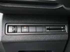 Peugeot 3008 (2023) thumbnail 25