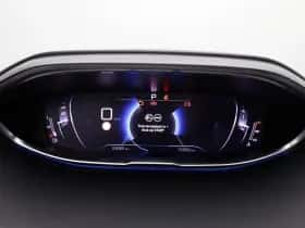 Peugeot 3008 (2023) thumbnail 4