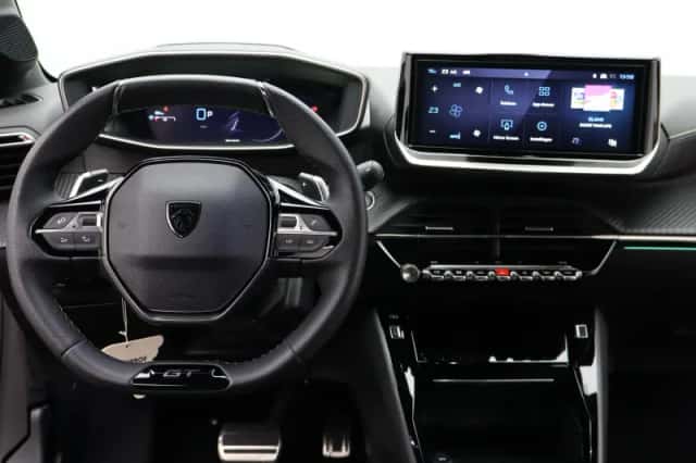 Peugeot 208 (2024) thumbnail 3