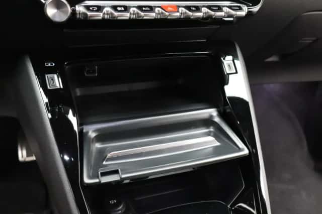 Peugeot 208 (2024) thumbnail 25