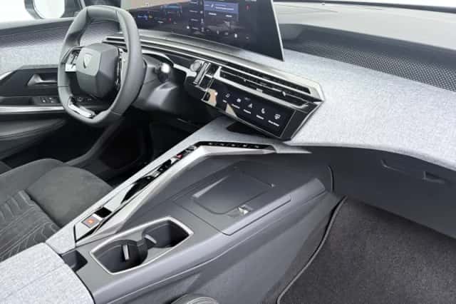 Peugeot e-3008 (2026) thumbnail 3