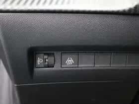 Peugeot 208 (2021) thumbnail 21