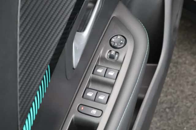Peugeot 208 (2021) thumbnail 22