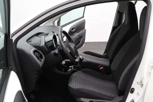 Peugeot 108 (2021) thumbnail 11