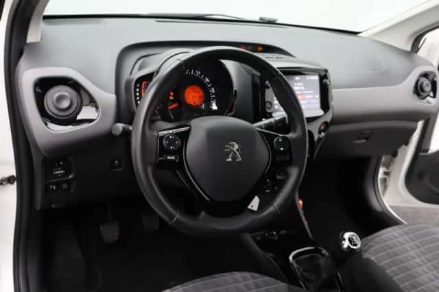 Peugeot 108 (2021) thumbnail 26