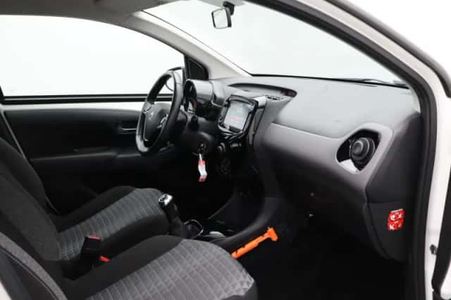 Peugeot 108 (2021) thumbnail 28