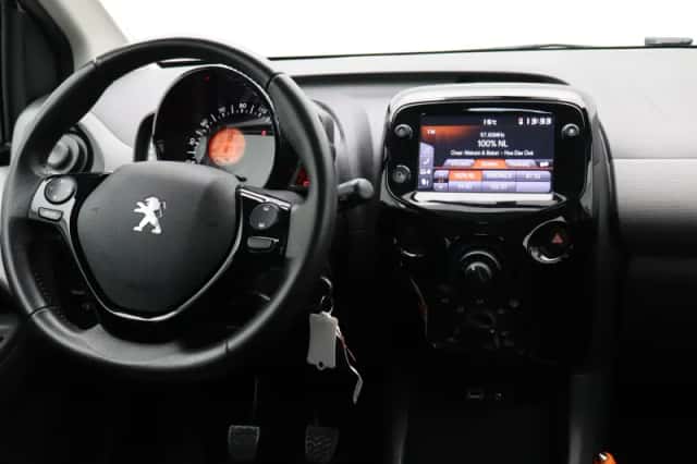 Peugeot 108 (2021) thumbnail 29
