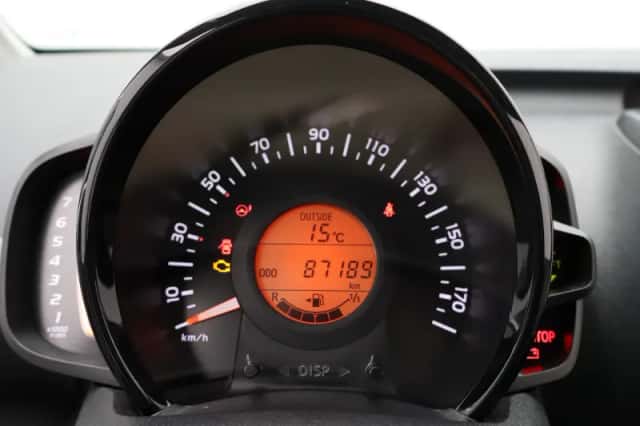 Peugeot 108 (2021) thumbnail 4