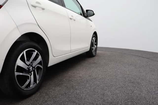 Peugeot 108 (2021) thumbnail 36