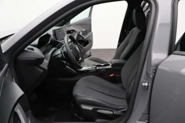 Peugeot 2008 (2025) thumbnail 11