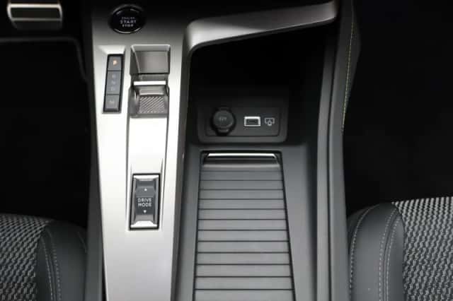 Peugeot 408 (2025) thumbnail 8