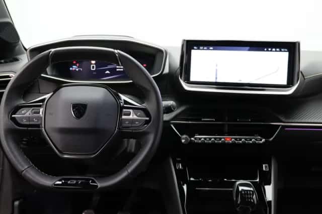 Peugeot 208 (2024) thumbnail 3