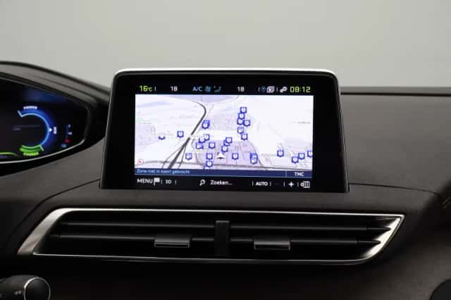 Peugeot 3008 (2020) thumbnail 18