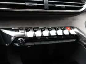Peugeot 3008 (2020) thumbnail 23