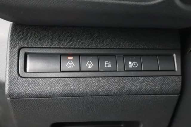 Peugeot 3008 (2020) thumbnail 27