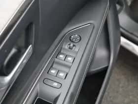 Peugeot 3008 (2020) thumbnail 28