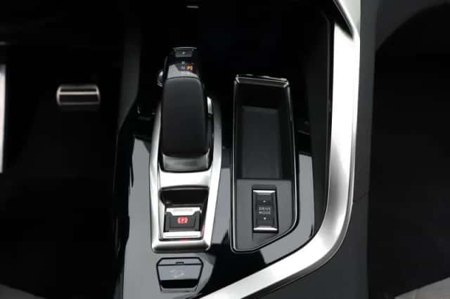 Peugeot 3008 (2020) thumbnail 8