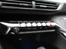 Peugeot 3008 (2020) thumbnail 22
