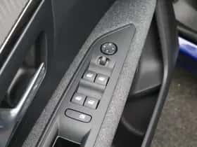 Peugeot 3008 (2020) thumbnail 26