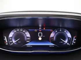 Peugeot 3008 (2020) thumbnail 4