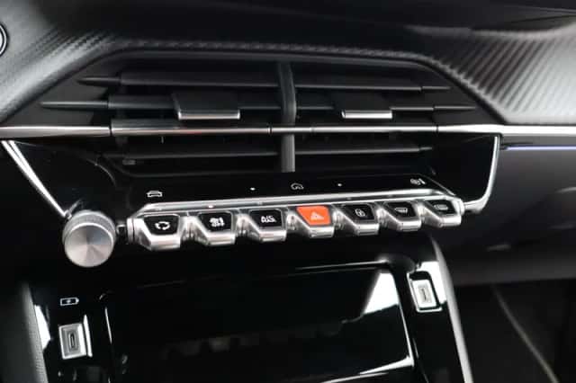Peugeot e-2008 (2024) thumbnail 23