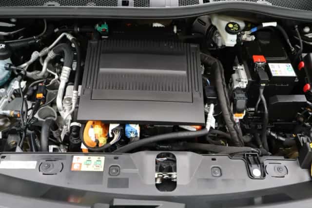 Peugeot e-2008 (2024) thumbnail 35
