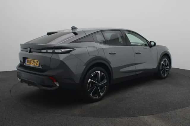 Peugeot 408 (2025) thumbnail 2