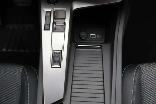 Peugeot 408 (2025) thumbnail 8